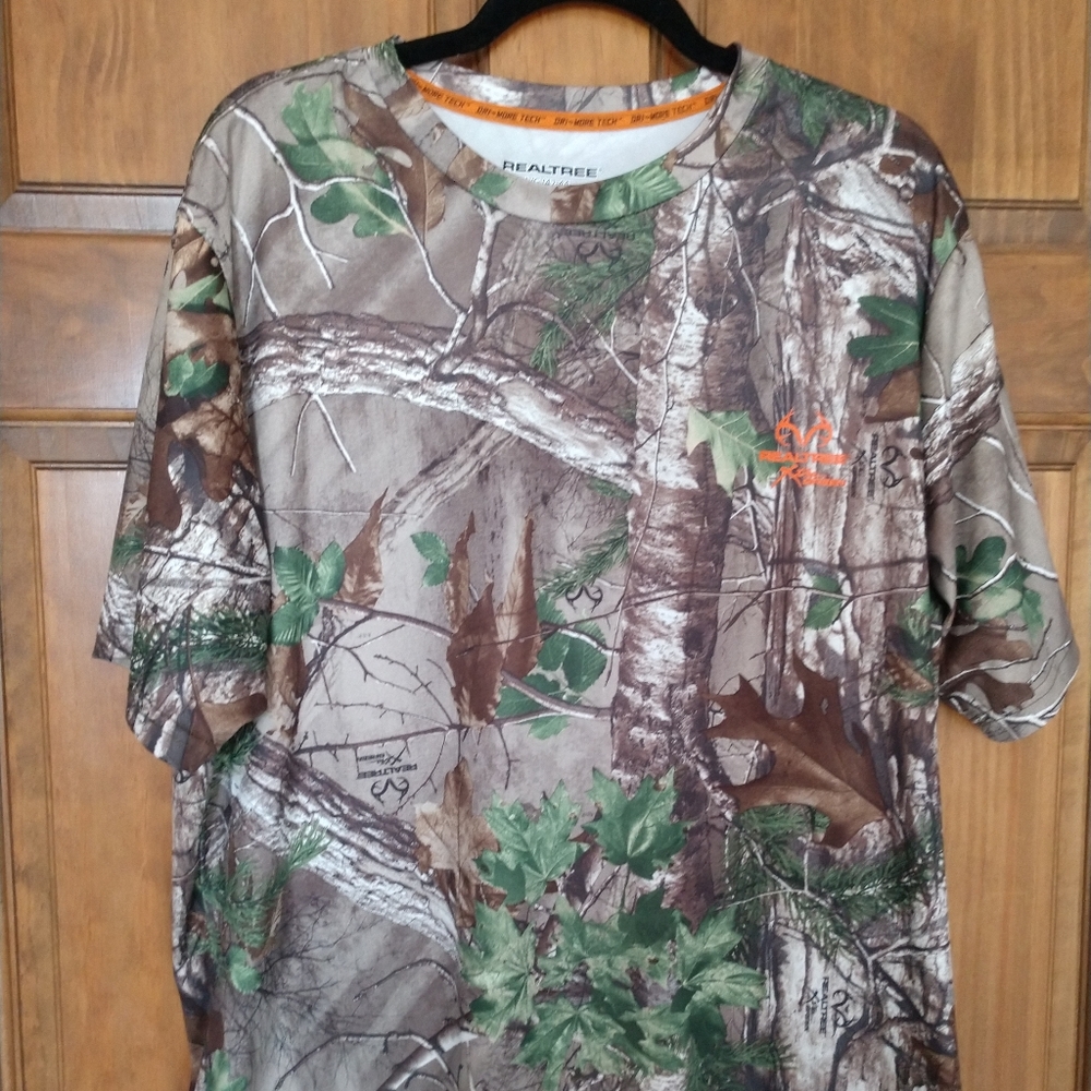 RealTree Tee shirt size L